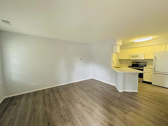 3rd image of 1263 Wyndham Ln APT 101
