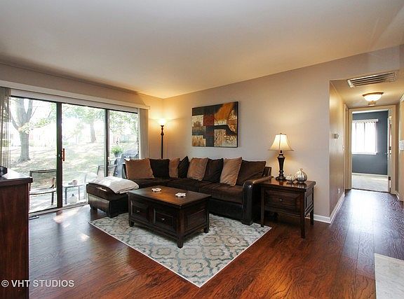 4th image of 277 Wilmette Ct Unit D1