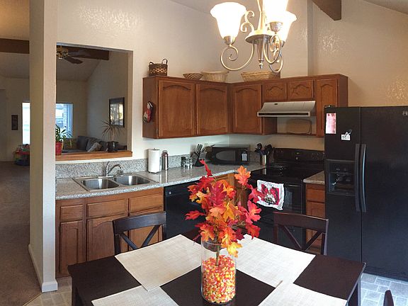 4th image of 4020 N Country Dr
