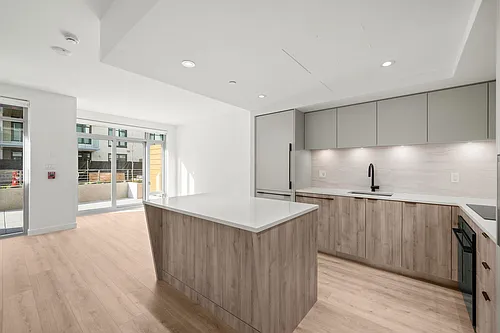 755 Harbourside Dr #1XX Photo 1