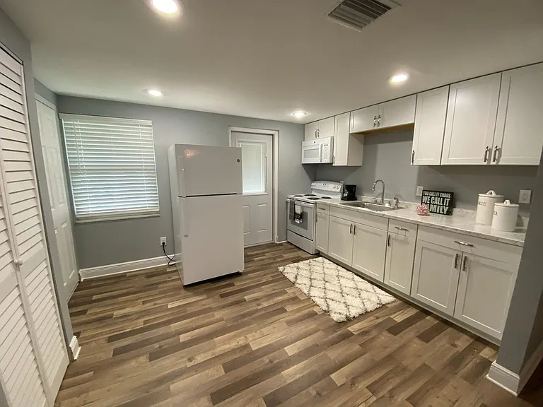 103 Karde Ln #B — Photo 5