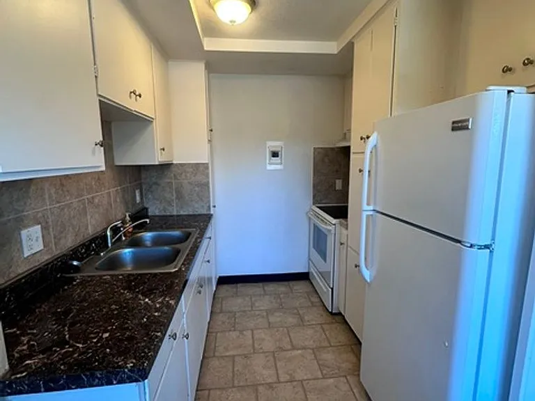 2544 Union St — Photo 56