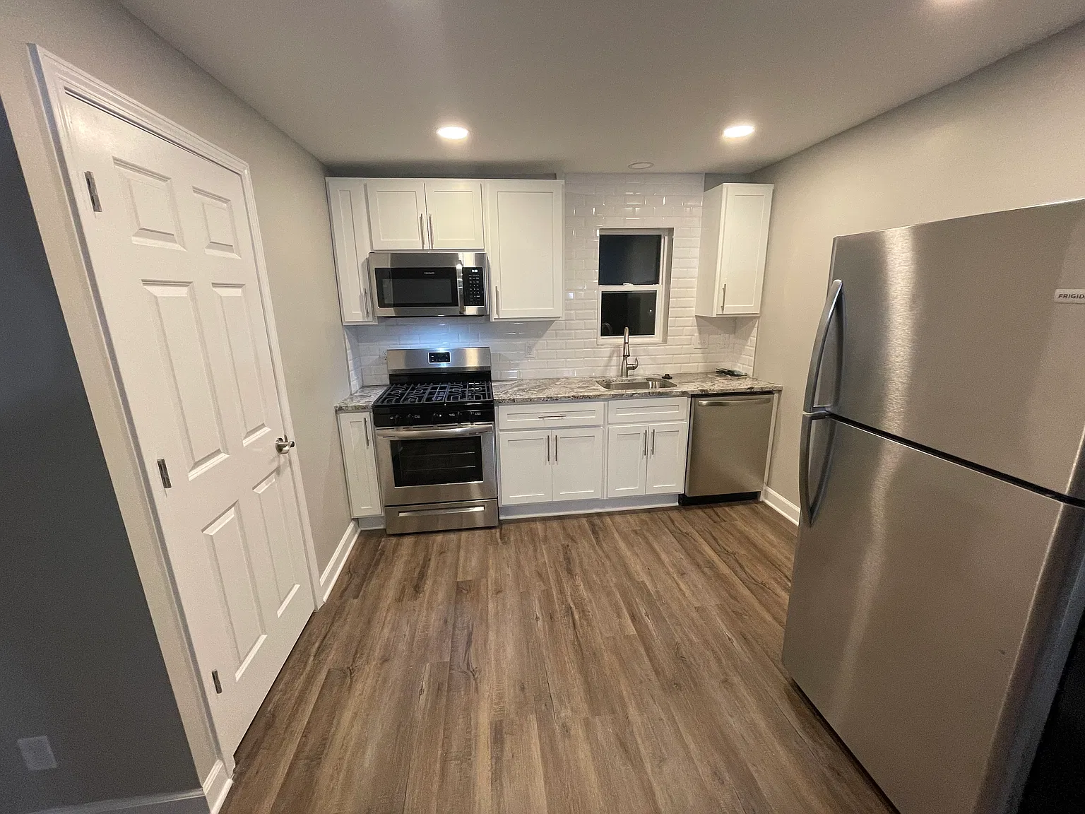 1 bed, 739 sqft, $1,175 — Photo 2