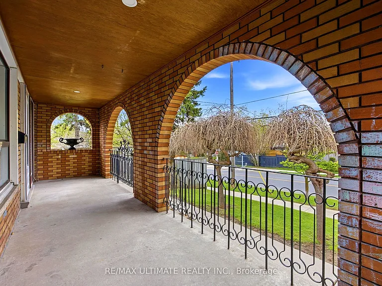 129 Culford Rd — Photo 2