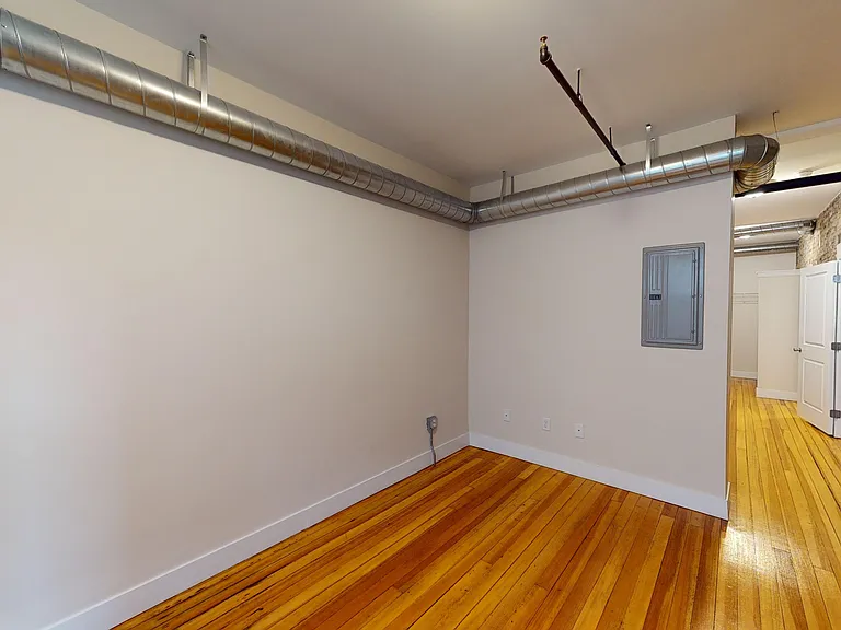 906 Main St #201 — Photo 10
