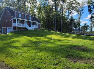 13 Meetinghouse Rd, Barrington, NH 03825