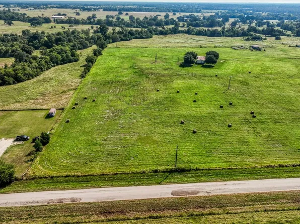 2277 Pee Dee Ln, Madisonville, TX 77864