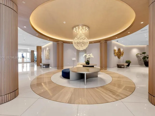 888 Brickell Key Dr, Miami, FL