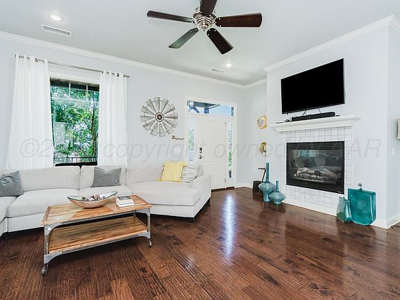 3rd image of 4422 Oliver Pl