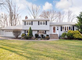 688 Colonial Blvd, Twp Washingtn, NJ 07676
