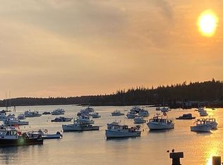 8 Mary Wentworth Rd, Vinalhaven, ME 04863