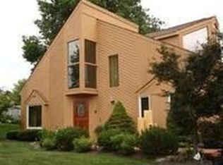 5401 Crossbridge Dr, West Chester, OH