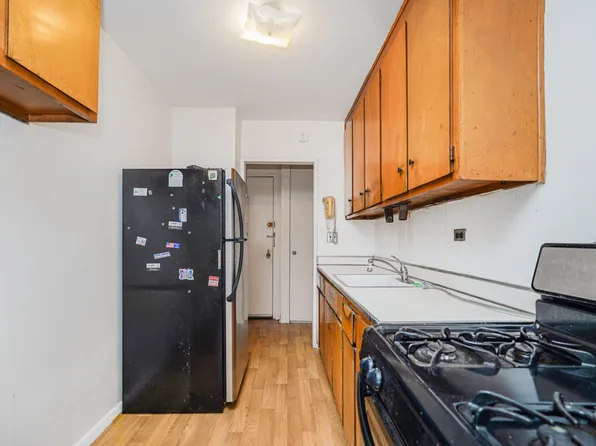 444 Neptune Avenue image 9 of 16