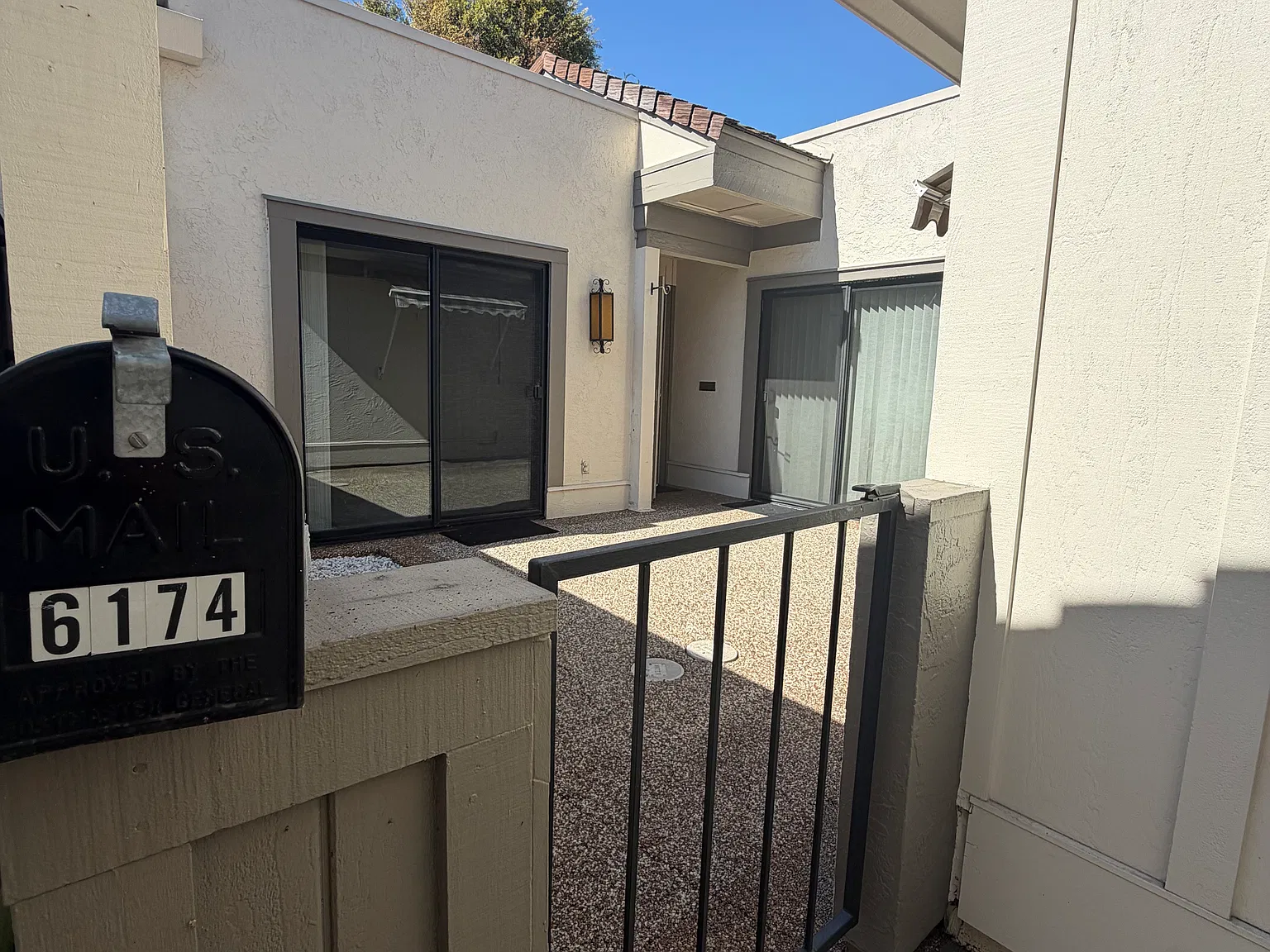 2 bed, 1.5 bath, 1127 sqft, $3,500 — Photo 2