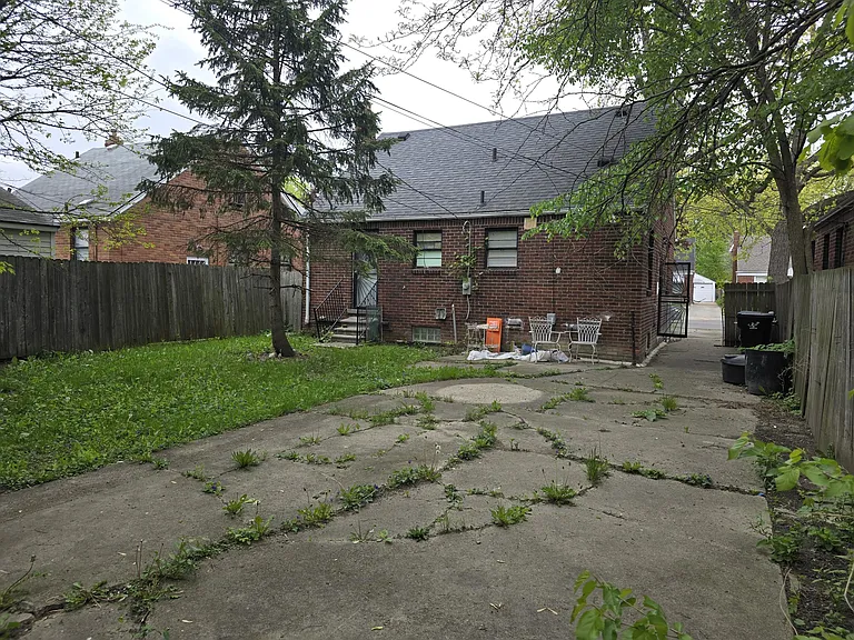 6109 Farmbrook St — Photo 17