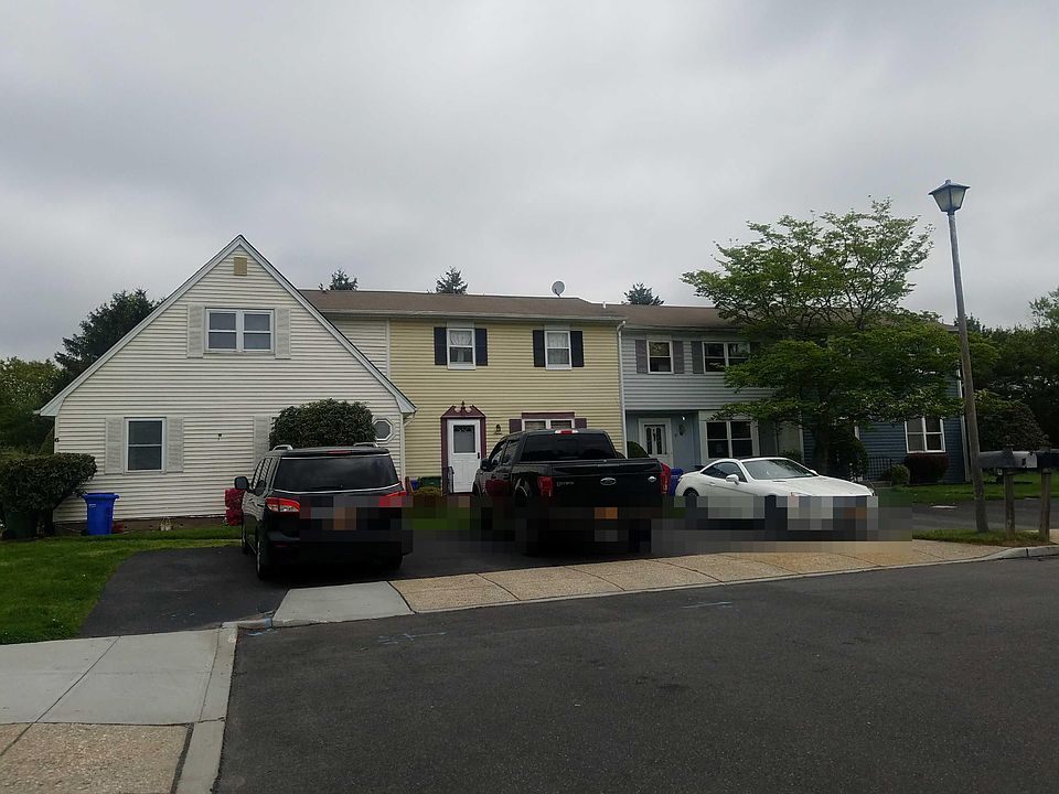 1st image of 6 Merrimac Ct