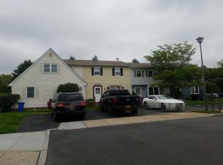 6 Merrimac Ct, Coram, NY 11727