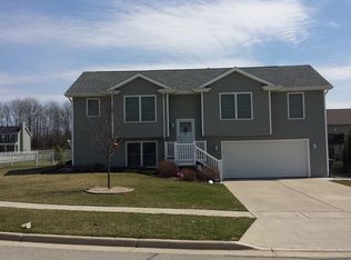 711 N Andria Dr, Lake Geneva, WI 53147