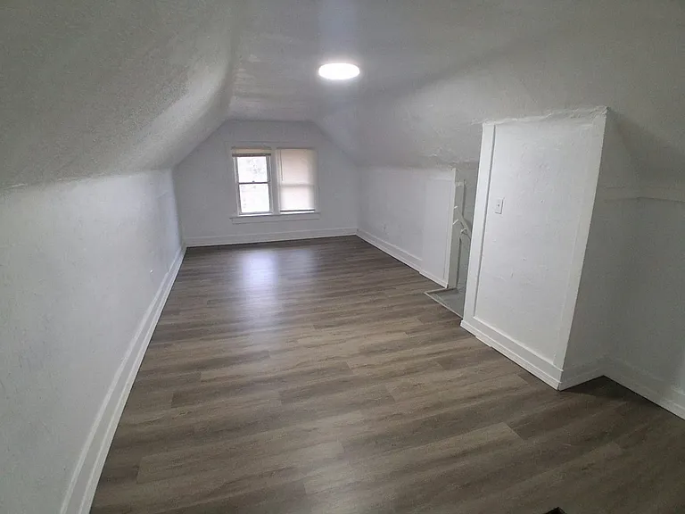 712 Roselle Ave #A — Photo 3