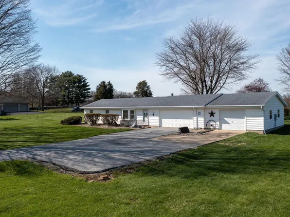 29705 New Rd, North Liberty, IN 46554