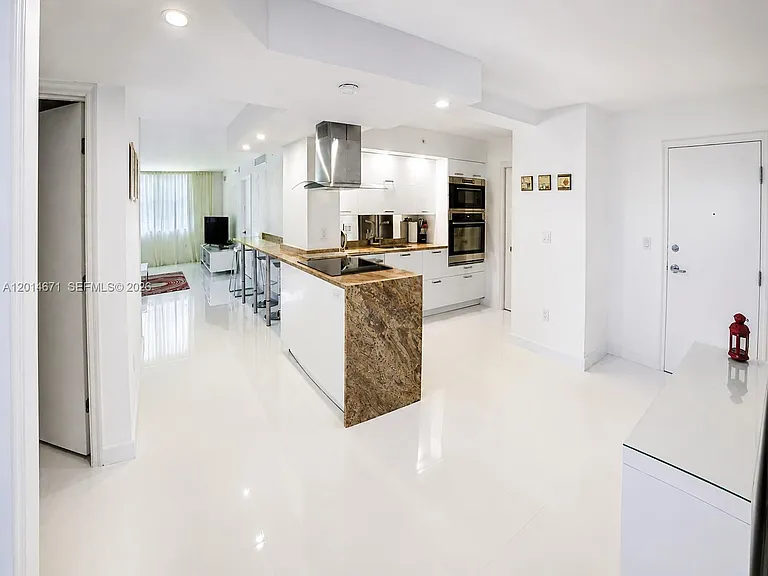 6917 Collins Ave #614 — Photo 8