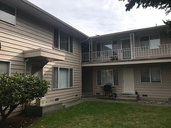 3rd image of 521 Avenue D APT 4