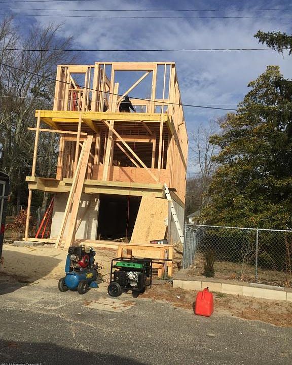 2nd image of 1210 Riviera Ave