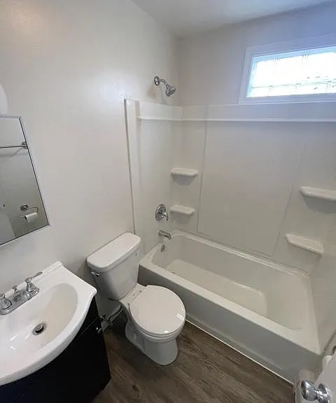 402 Caroline Ave #11 — Photo 10