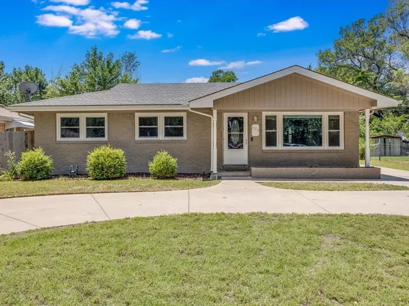 409 N Slade Ave, Haysville, KS 67060