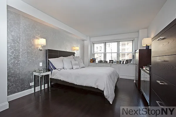 Sold by NextStopNY | media 17