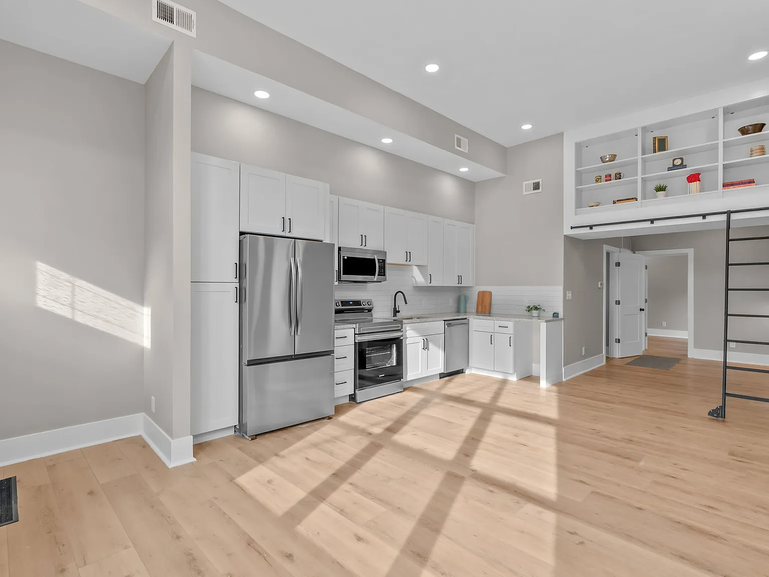 1 bed, 750 sqft, $1,695 — Photo 2
