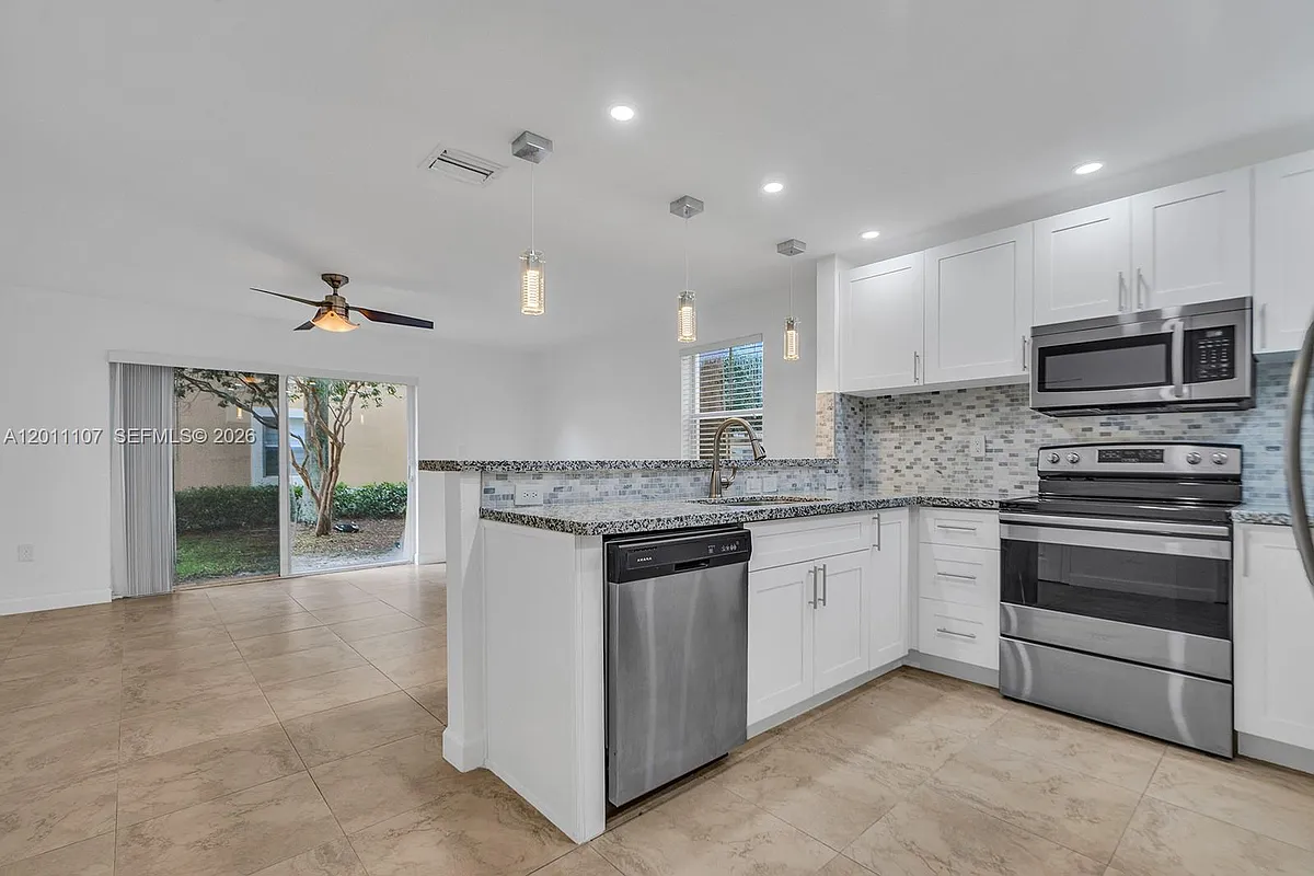 Building Photo - 12926 SW 30th St #139