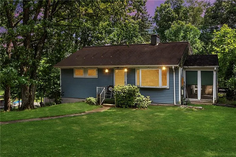 2490 Mae Dr photo 1