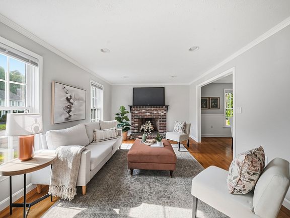 4th image of 27 Stonegate Rd Unit 27