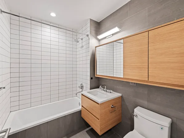 195 Clarkson Avenue image 4 of 12