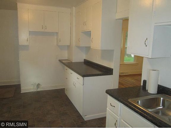 4th image of 913 Lake Ave NW