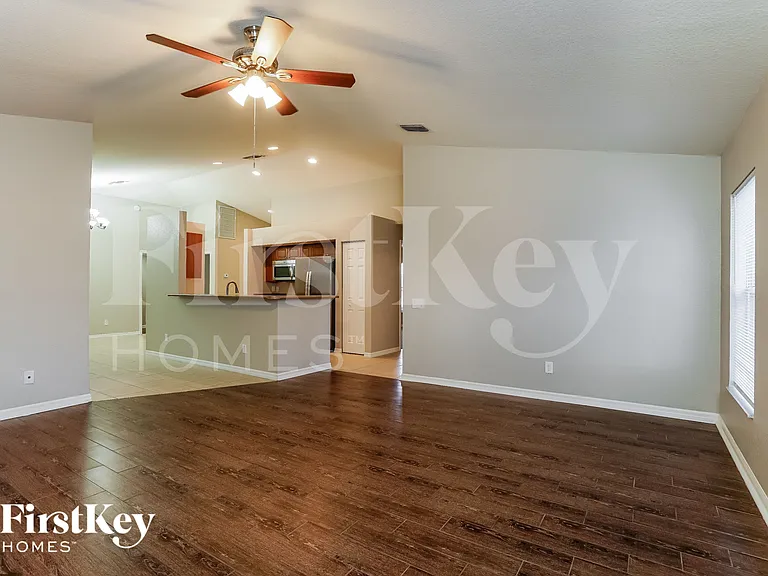 2508 NW 7th St — Photo 3