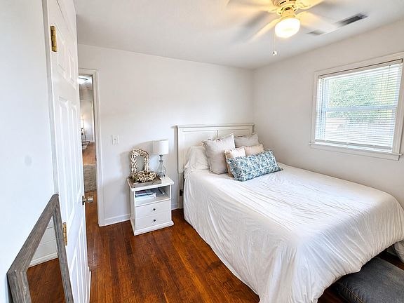 2nd image of 115 Camelot Dr