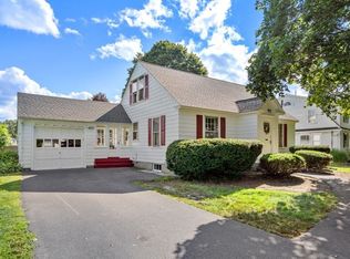 7 Parker St, North Andover, MA 01845