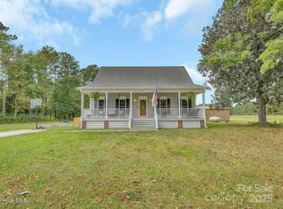 2625 Chauncey Town Rd, Lake Waccamaw, NC 28450