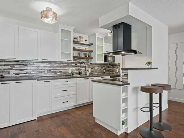 123 N 24th Ave SW #105, Calgary, AB T2S 0J8