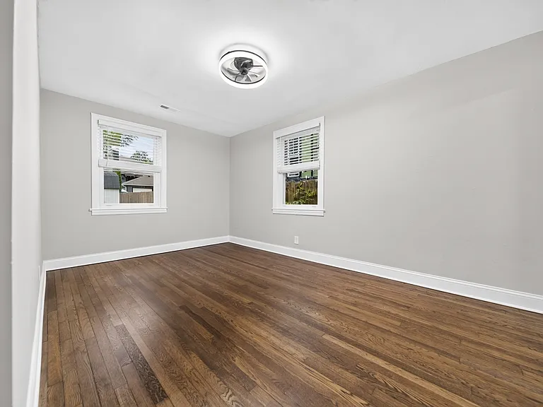 2209 Lindell Ave — Photo 29