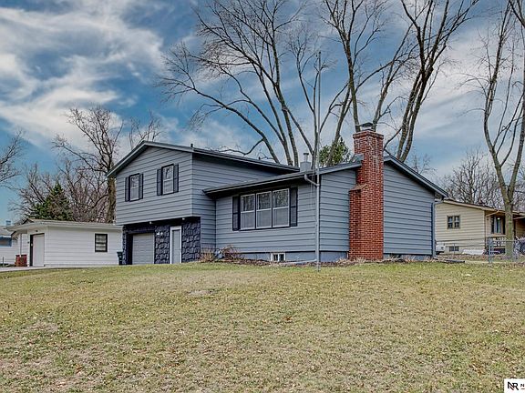 2nd image of 3220 Cottonwood Ln