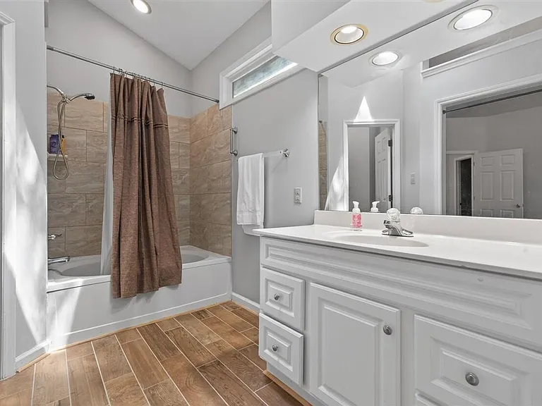 105 Ellsworth Pl — Photo 13
