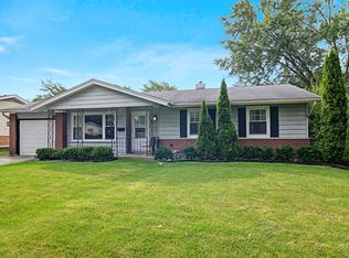 251 Mimosa Ln, Elk Grove Village, IL 60007