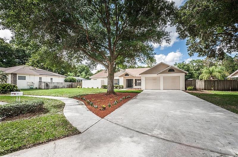 1st image of 904 Hollyshore Dr