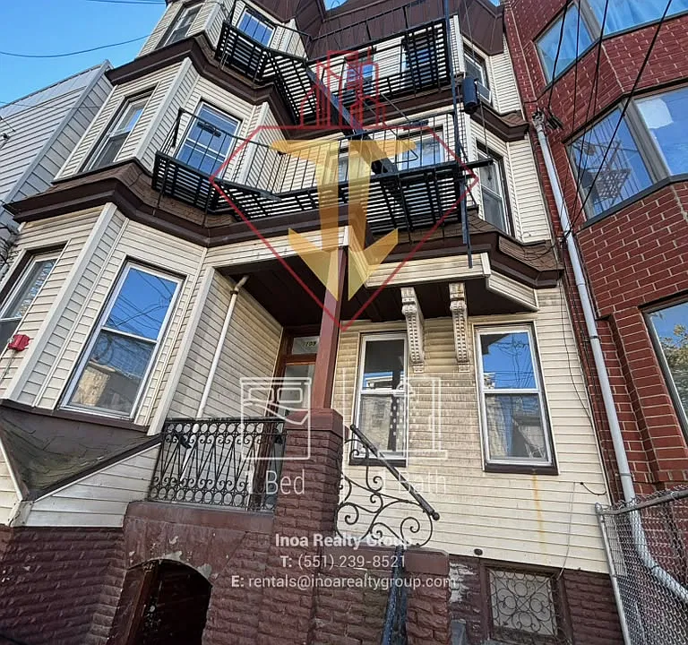 109 Hutton St #2A