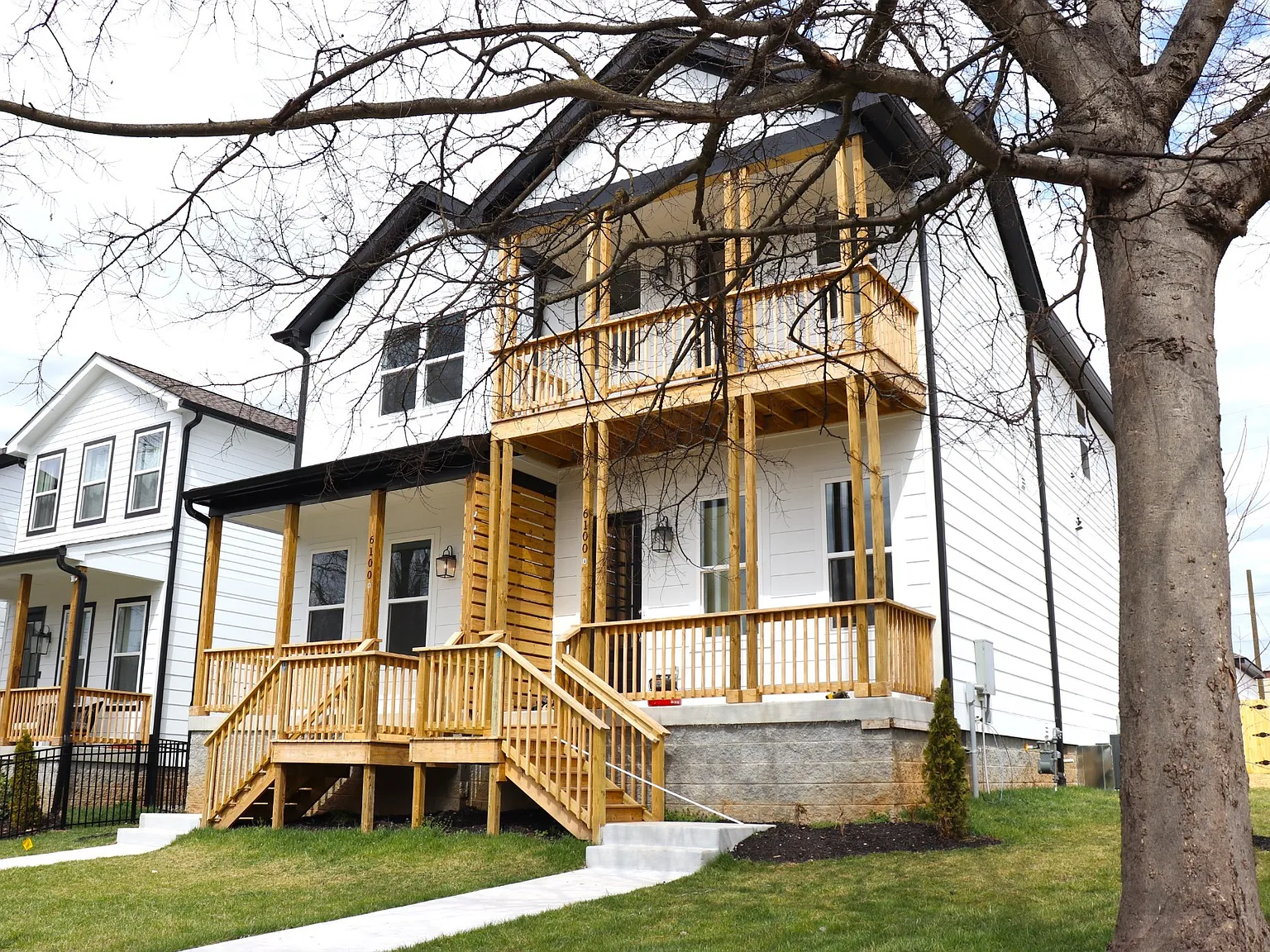4 bed, 3.0 bath, 2346 sqft, $3,695 — Photo 3