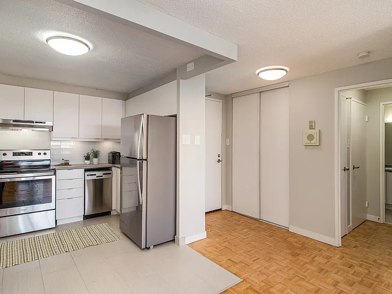 2861 Baycrest Dr — Photo 9