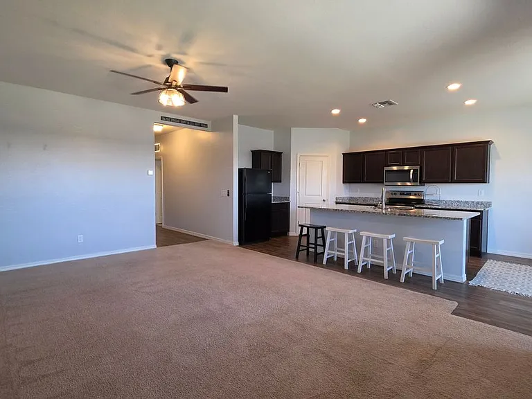 37392 W Capri Ave — Photo 6